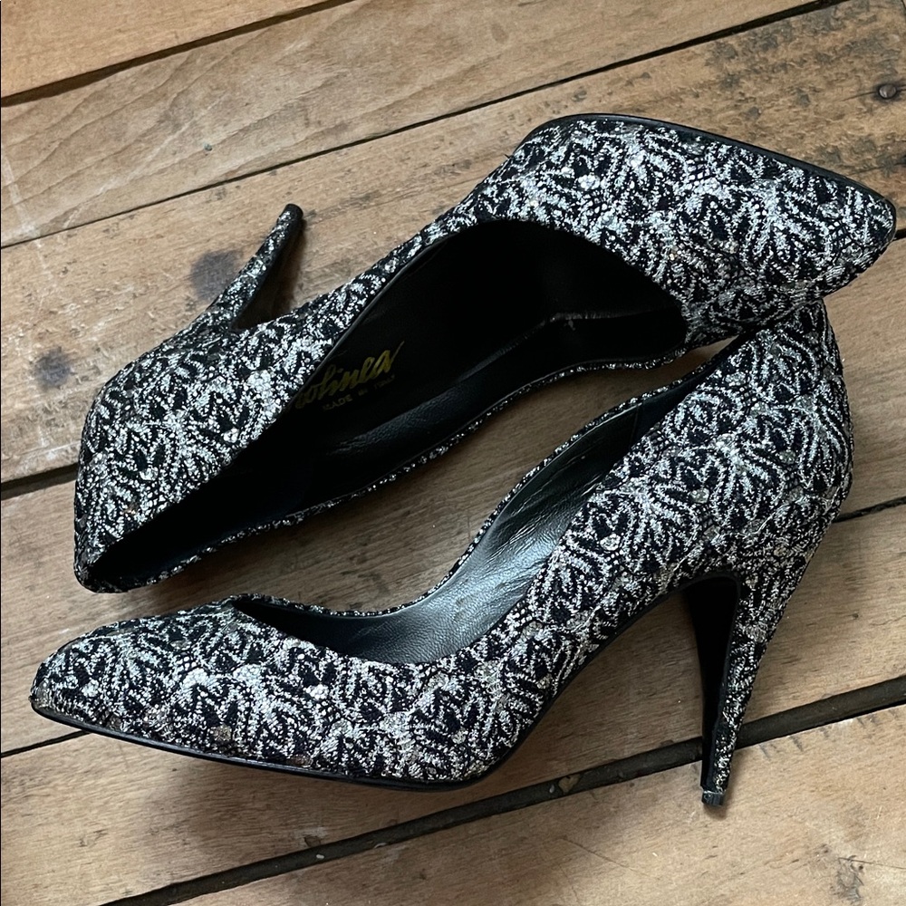 Vintage made in Italy silver and black pumps